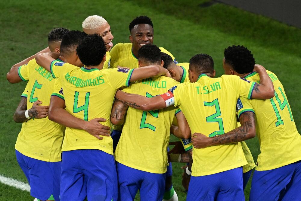 VIDEO  Brazili  poker  Koresë së Jugut  tani Seleçao përballet në çerekfinale me Kroacinë