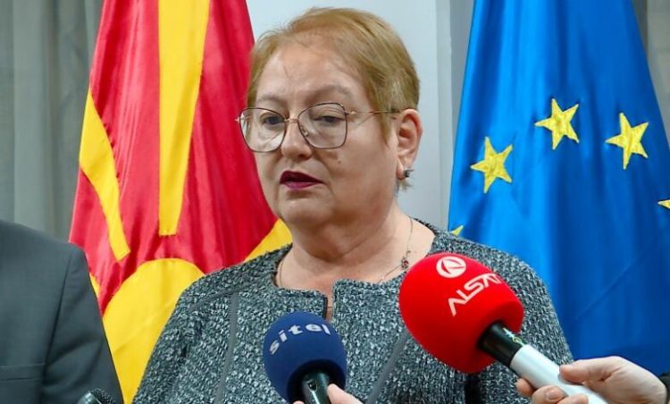 Kontrolle në shkolla, për shkak të veshjes së nxënësve me uniforma të UÇK-së