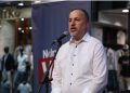 Azizi sfidon Selën: “Bëhu burrë dhe dil përballë Mendi Qyrës!”