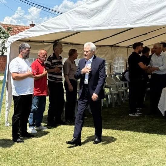 Ali Ahmeti  Ngushëllime familjes Fazliu Podvorica  sakrifica e tyre është simbol i lirisë së Kosovës
