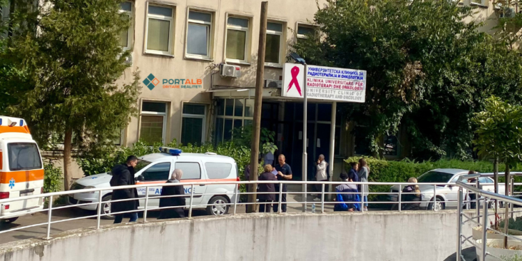 Onkologjia e Shkupit në kolaps! Pacientët me kancer presin deri në 12 orë për terapi