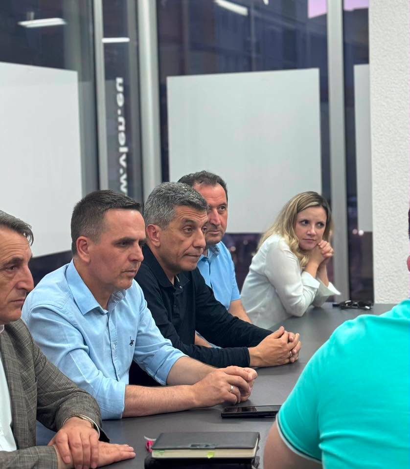 VLEN  Ndalimi pa shpjegim i tre zyrtarëve tanë kërkon përgjigje zyrtare 