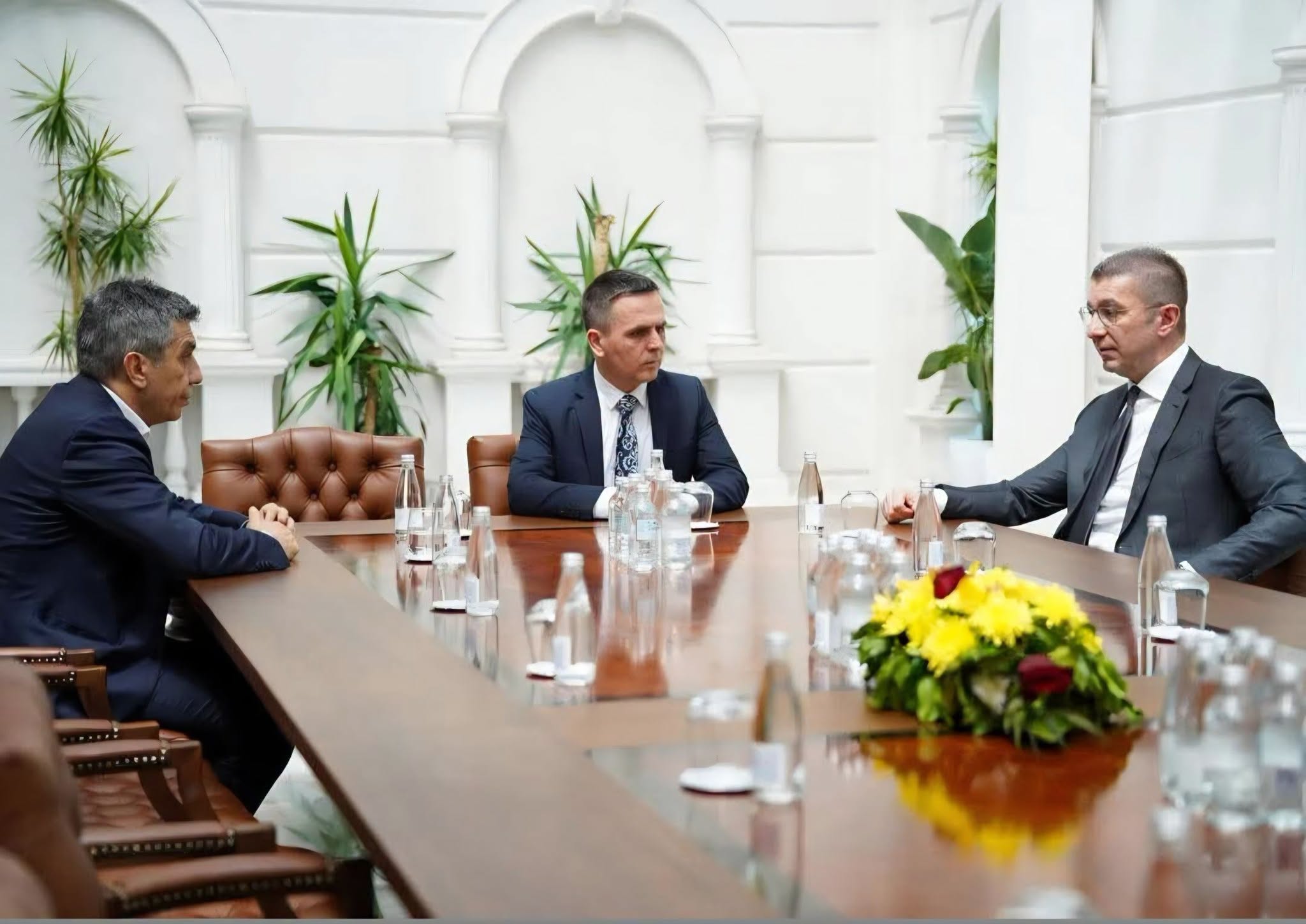 Mickoski nisi bisedimet me krerët e VLEN për rikonstruimin e Qeverisë  çka po bisedohet 