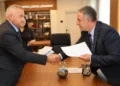 Azir Aliu ia dorëzoi Sasho Klekovskit detyrën e ministrit të Shëndetësisë