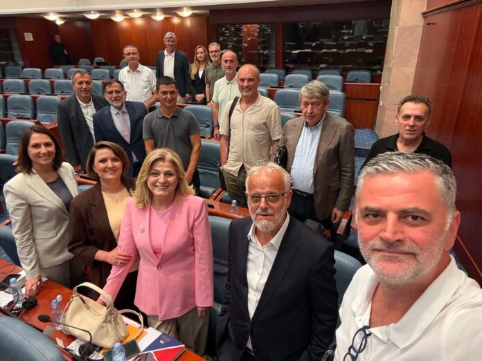 Hasani  Bllokuam seancën e Kuvendit  nuk lejojmë votim pa u përfshirë ligji për Përfaqësimin e Drejtë