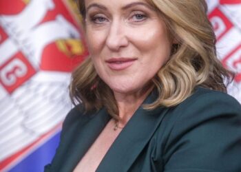 Kosova shpall “non grata” ministren serbe Snezana Paunović, Shqipëria reagon vetëm me një deklaratë kritike