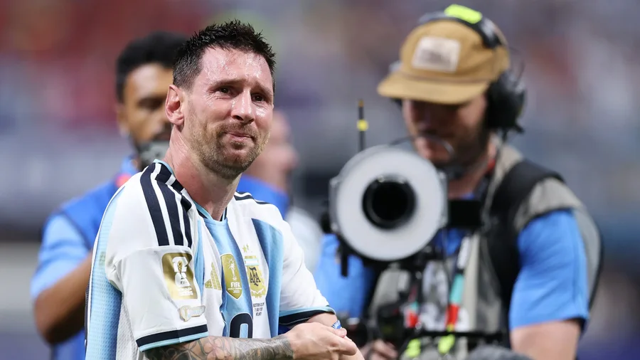 Argjentina në  kolaps  para Anglisë  mungon Leo Messi  Nuk dihet arsyeja  VIDEO 